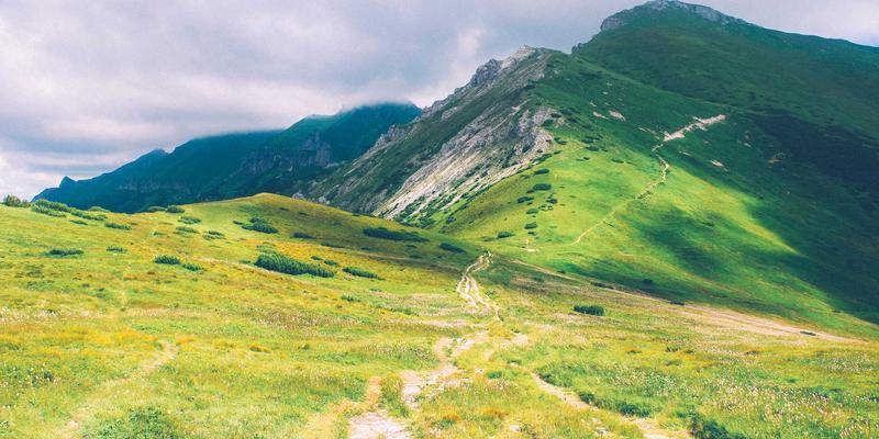 新余明钢材表面处理技术全解析：镀锌、喷漆、喷砂如何选？成本效益对比指南